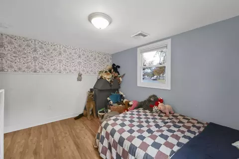 Bedroom - 49 Mohegan Ave, Springfield, MA 01151 photo 3 of 4