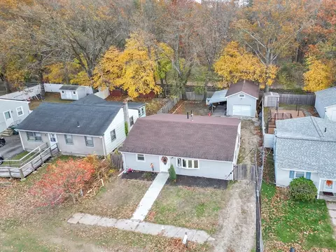 View/Area - 49 Mohegan Ave, Springfield, MA 01151 photo 2 of 5
