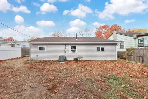 Exterior - 49 Mohegan Ave, Springfield, MA 01151 photo 3 of 4