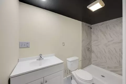 Bath - 49 Mohegan Ave, Springfield, MA 01151 photo 2 of 2