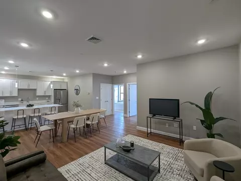 13 Nahant St #4B, Lynn, MA 01902