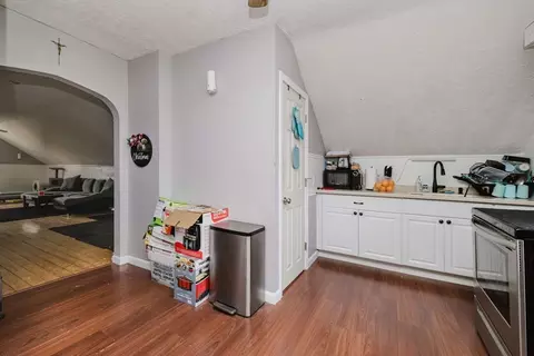 Entry Way - 404 Bradford Ave, Fall River, MA 02721 photo 1 of 2