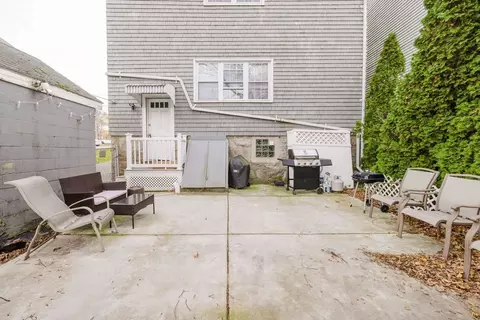 Exterior - 404 Bradford Ave, Fall River, MA 02721 photo 4 of 4