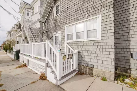 Exterior - 404 Bradford Ave, Fall River, MA 02721 photo 2 of 4