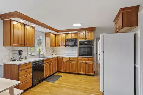 61 Postgate Rd, Hamilton, MA 01982 photo 9