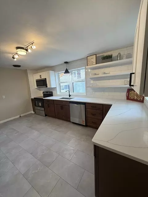 181 Freeman Ter, Springfield, MA 01104 photo 18