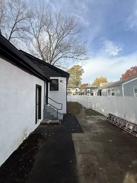 181 Freeman Ter, Springfield, MA 01104 photo 12