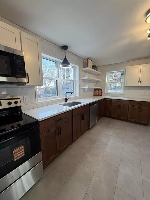 181 Freeman Ter, Springfield, MA 01104 photo 19