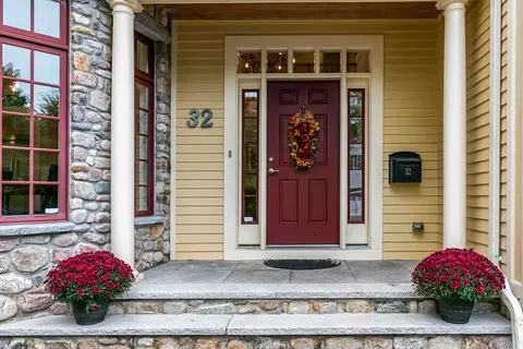 32 Twitchell St, Wellesley, MA 02482 photo 2