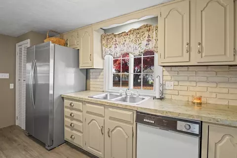 Kitchen - 78 2nd Island Rd, Webster, MA 01570 photo 4 of 5
