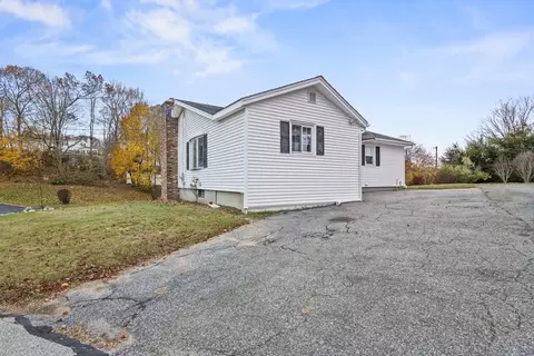 Exterior - 78 2nd Island Rd, Webster, MA 01570 photo 6 of 7