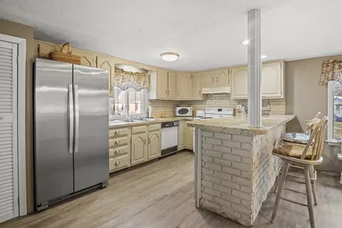 Kitchen - 78 2nd Island Rd, Webster, MA 01570 photo 2 of 5