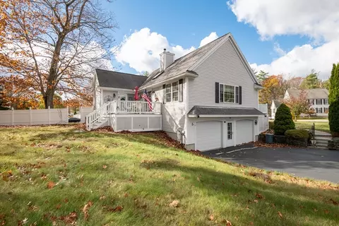 75 Border Winds Ave, Seabrook, NH 03874