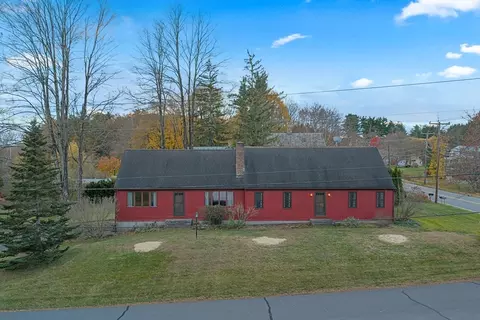 4 Pickett Ln, Greenfield, MA 01301