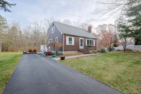406 South St, Foxboro, MA 02035