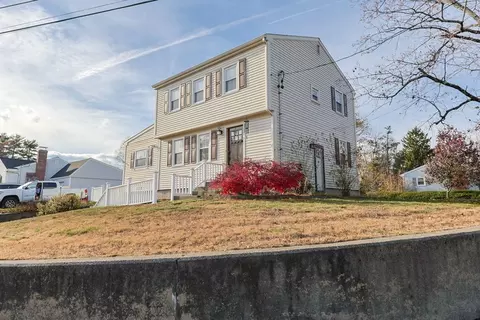 1 Revere Dr, Foxboro, MA 02035
