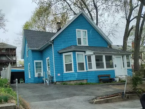 4 Albert St, Worcester, MA 01610