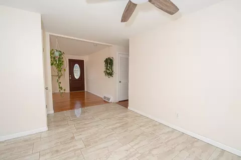 41 Queensbury Dr, Springfield, MA 01129 photo 5