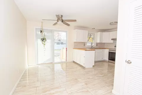 41 Queensbury Dr, Springfield, MA 01129 photo 4