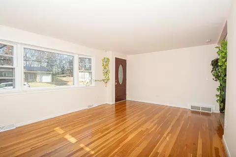 41 Queensbury Dr, Springfield, MA 01129 photo 3