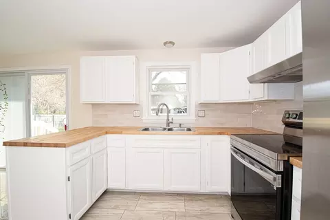 41 Queensbury Dr, Springfield, MA 01129 photo 7
