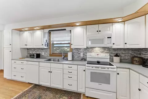 162 Pendleton Ave, Chicopee, MA 01020 photo 8