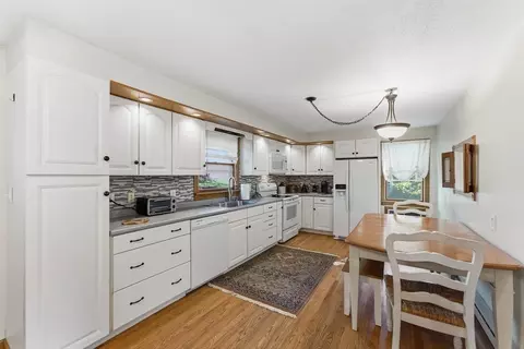 162 Pendleton Ave, Chicopee, MA 01020 photo 6