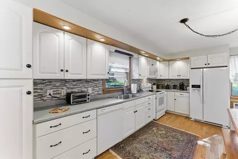 162 Pendleton Ave, Chicopee, MA 01020 photo 7