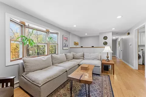 162 Pendleton Ave, Chicopee, MA 01020 photo 3