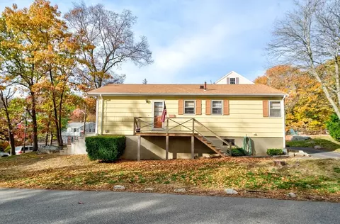32 Staaf Rd, Saugus, MA 01906 photo 3