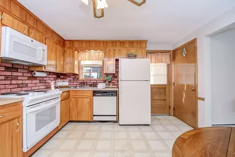 32 Staaf Rd, Saugus, MA 01906 photo 9