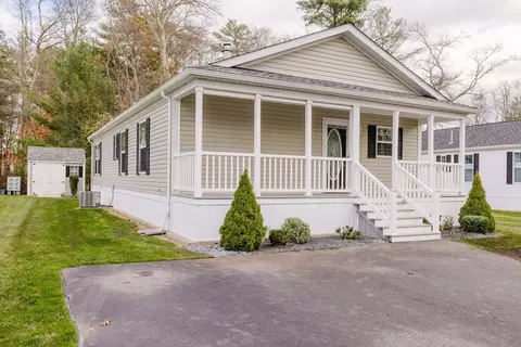 17 Maries Way, Raynham, MA 02767