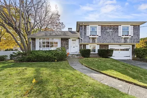 55 Dias Ter, Somerset, MA 02726