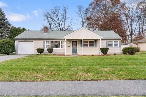 8 Stanley St, Natick, MA 01760
