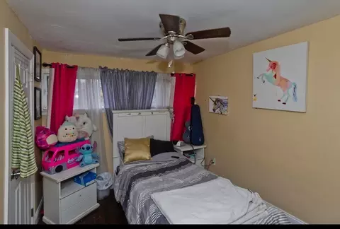 27 Middlebrook Dr, Springfield, MA 01129 photo 3