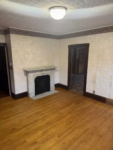 Living - 28 Baker St, Worcester, MA 01603 photo 2 of 5