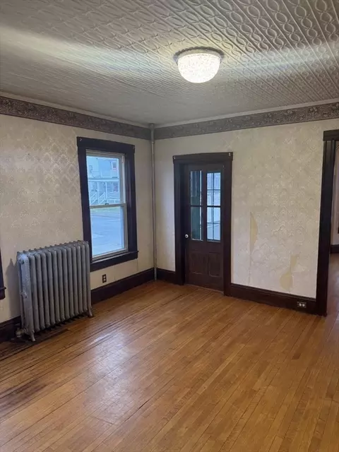 Living - 28 Baker St, Worcester, MA 01603 photo 3 of 5