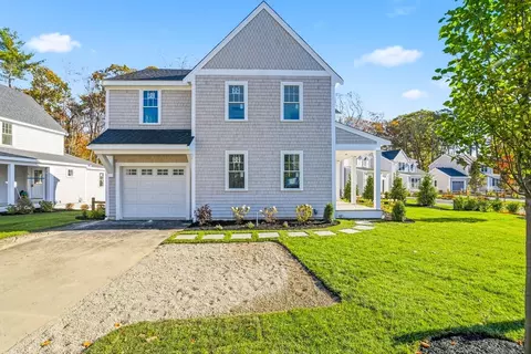 8 Pat Rose Way, Rockland, MA 02370
