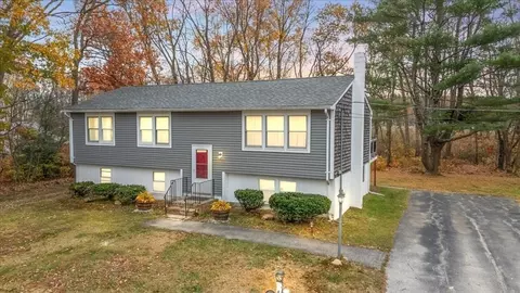 34 Dock Ln, Salisbury, MA 01952
