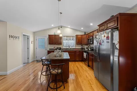 Entry Way - 123 Hall St, Fall River, MA 02724 photo 2 of 4