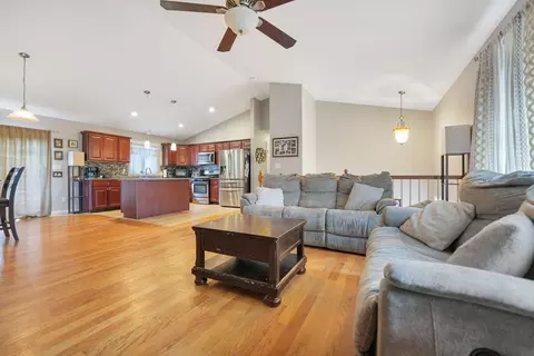 66 Bailey St, Fall River, MA 02724 photo 11