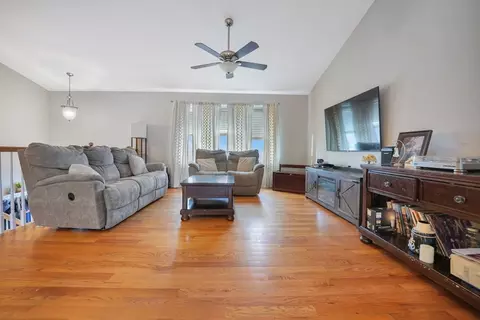 66 Bailey St, Fall River, MA 02724 photo 12