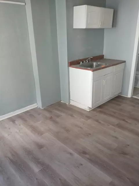 207 209 White St, Springfield, MA 01108 photo 5