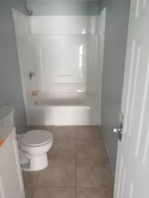 207 209 White St, Springfield, MA 01108 photo 7