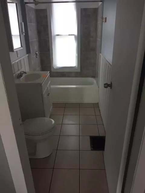 207 209 White St, Springfield, MA 01108 photo 4