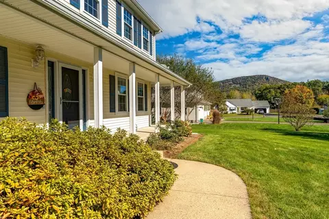4 Laurel Dr, Easthampton, MA 01027 photo 4