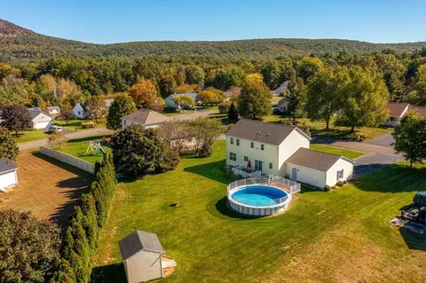 4 Laurel Dr, Easthampton, MA 01027 photo 8