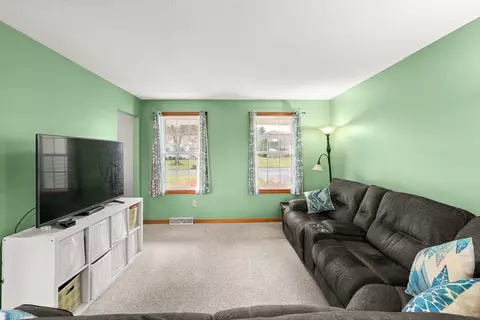 4 Laurel Dr, Easthampton, MA 01027 photo 25