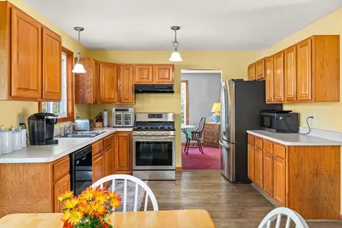 4 Laurel Dr, Easthampton, MA 01027 photo 10