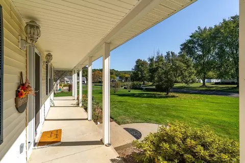 4 Laurel Dr, Easthampton, MA 01027 photo 5